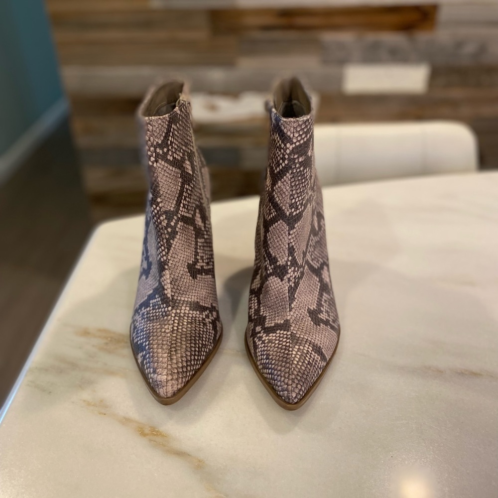 Womens Boots Size 9